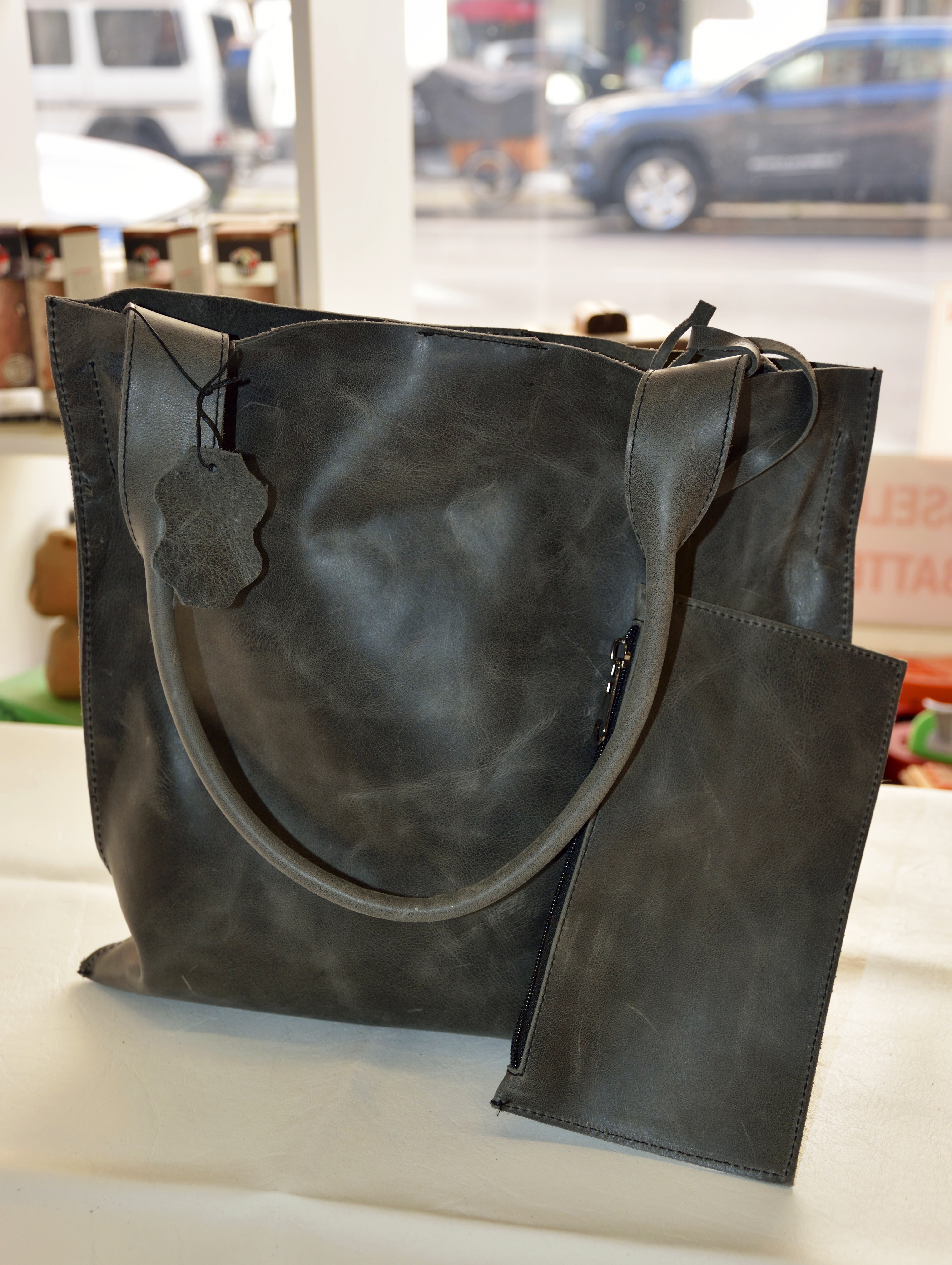 <br />
<b>Warning</b>:  Undefined variable $kl_liste_bild in <b>/home/al76tgm1mylb/webseiten/classes/class.crudpreisedetailmieten.php</b> on line <b>250</b><br />
<br />
<b>Warning</b>:  Trying to access array offset on null in <b>/home/al76tgm1mylb/webseiten/classes/class.crudpreisedetailmieten.php</b> on line <b>250</b><br />
