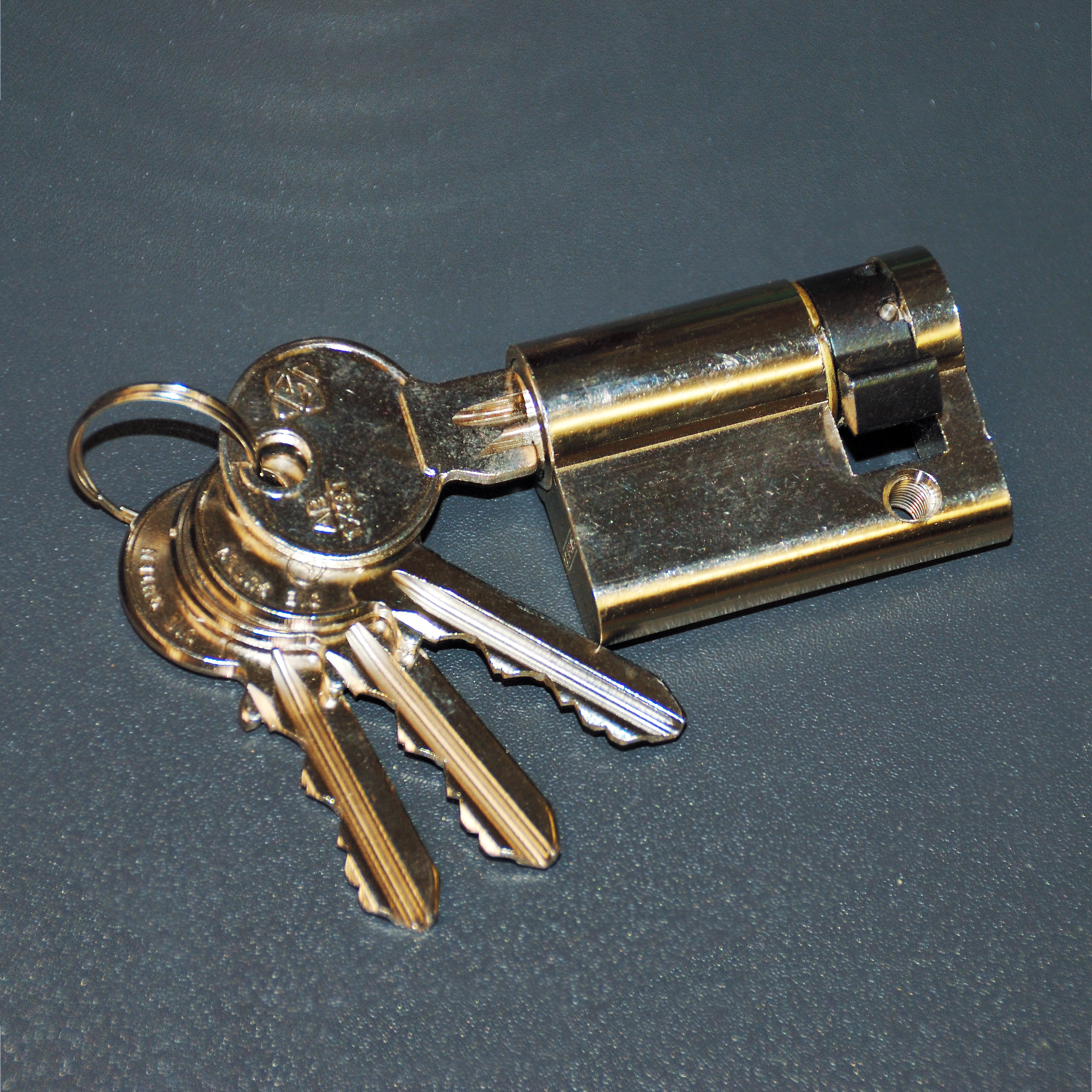 <br />
<b>Warning</b>:  Undefined variable $kl_liste_bild in <b>/home/al76tgm1mylb/webseiten/classes/class.crudpreisedetailmieten.php</b> on line <b>250</b><br />
<br />
<b>Warning</b>:  Trying to access array offset on null in <b>/home/al76tgm1mylb/webseiten/classes/class.crudpreisedetailmieten.php</b> on line <b>250</b><br />
