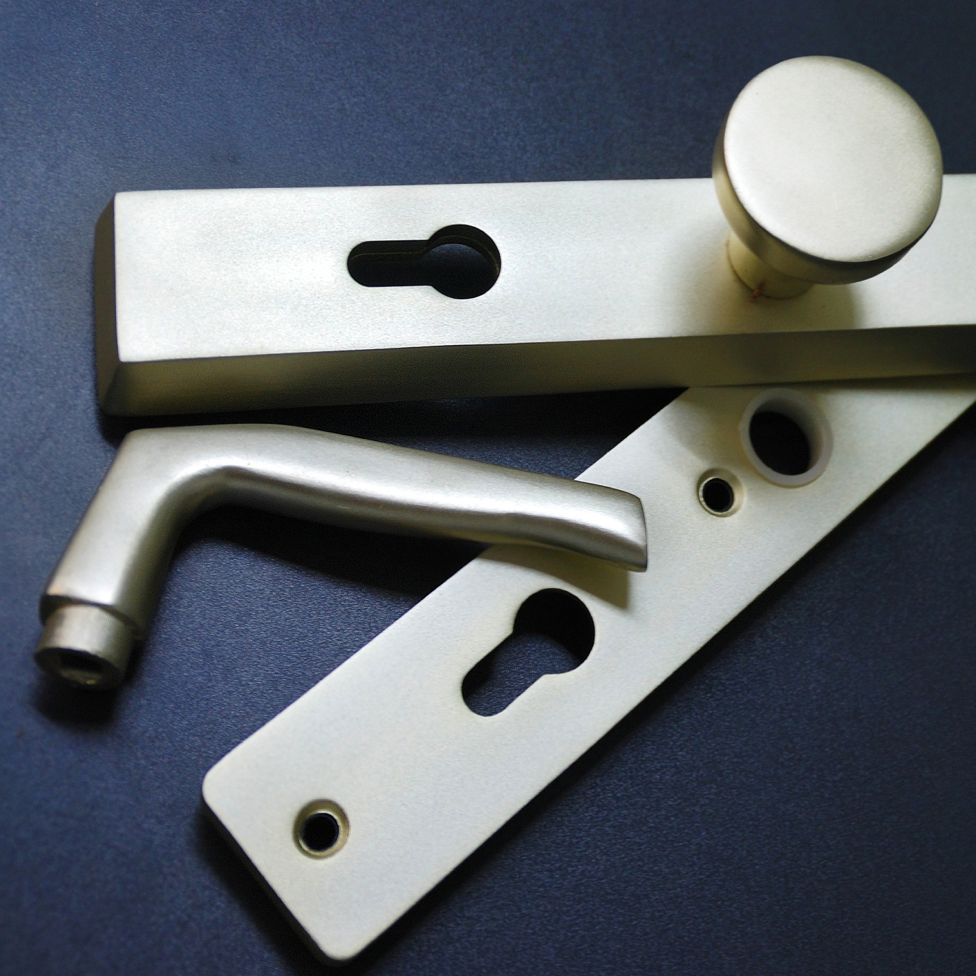 <br />
<b>Warning</b>:  Undefined variable $kl_liste_bild in <b>/home/al76tgm1mylb/webseiten/classes/class.crudpreisedetailmieten.php</b> on line <b>250</b><br />
<br />
<b>Warning</b>:  Trying to access array offset on null in <b>/home/al76tgm1mylb/webseiten/classes/class.crudpreisedetailmieten.php</b> on line <b>250</b><br />
